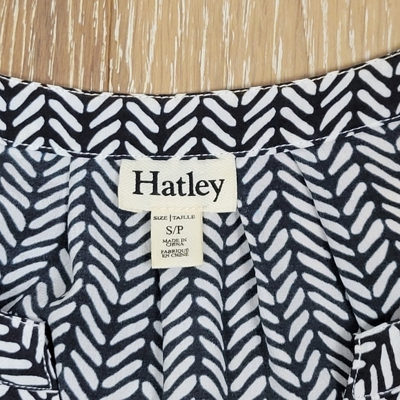 Hatley navy/white patterned with yellow band sleeveless 100% silk top size Small - Picture 4 of 8